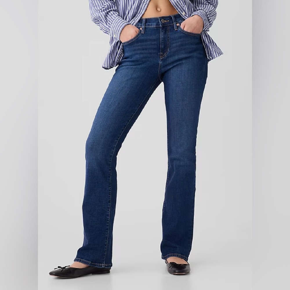 Mid Rise Baby Boot Jeans